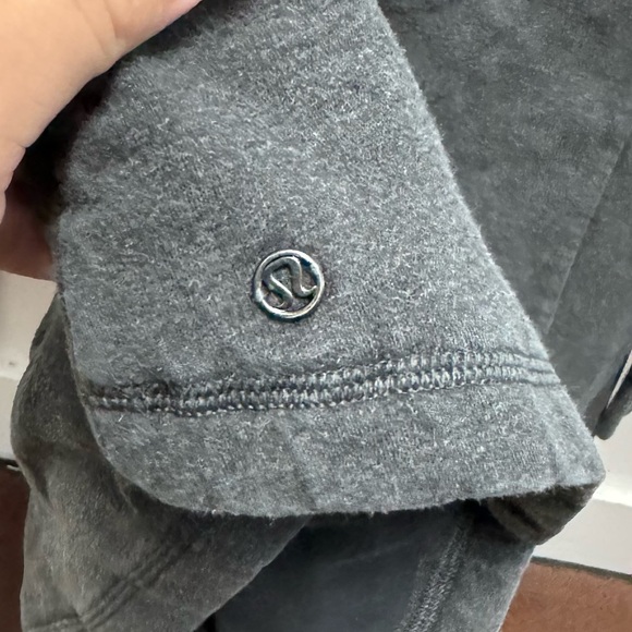 Lululemon Gratitude Wrap grey size 8 - Picture 5 of 6